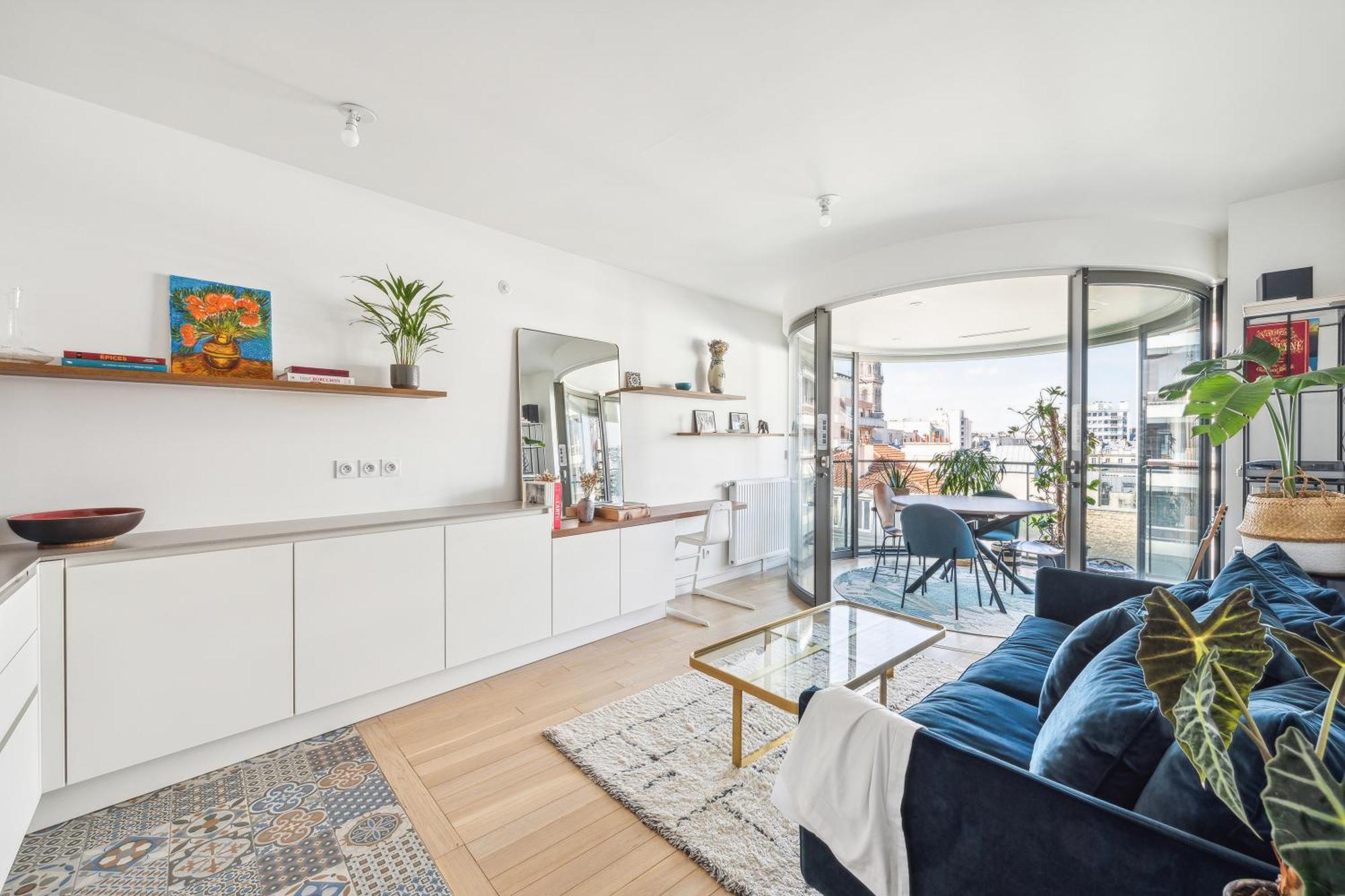 Veeve - The Transforming Terrace Apartment